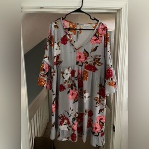 Beautiful grey dress with flowers 1x